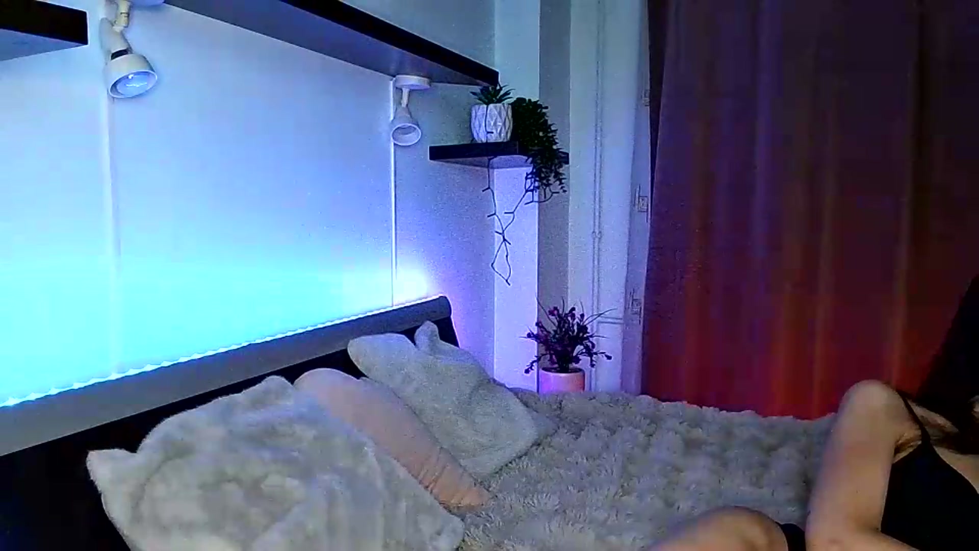 Gallery image thumbnail from Midnightdream's myfreecams stream on, 08/02/2026, 22:11 image 12 of 20