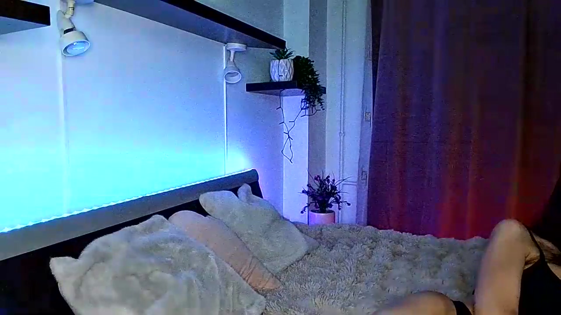Gallery image thumbnail from Midnightdream's myfreecams stream on, 08/02/2026, 22:11 image 13 of 20