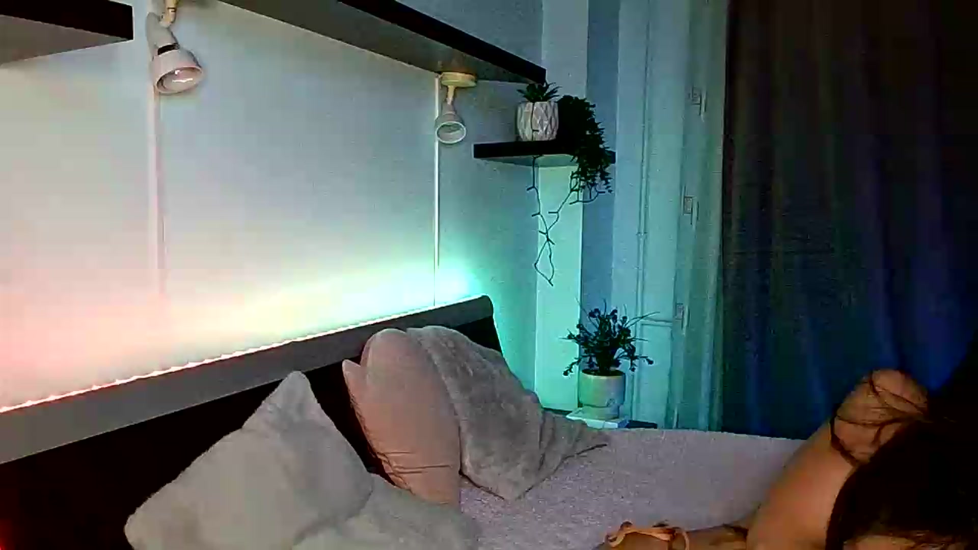 Gallery image thumbnail from Midnightdream's myfreecams stream on, 08/19/2026, 22:52 image 15 of 20