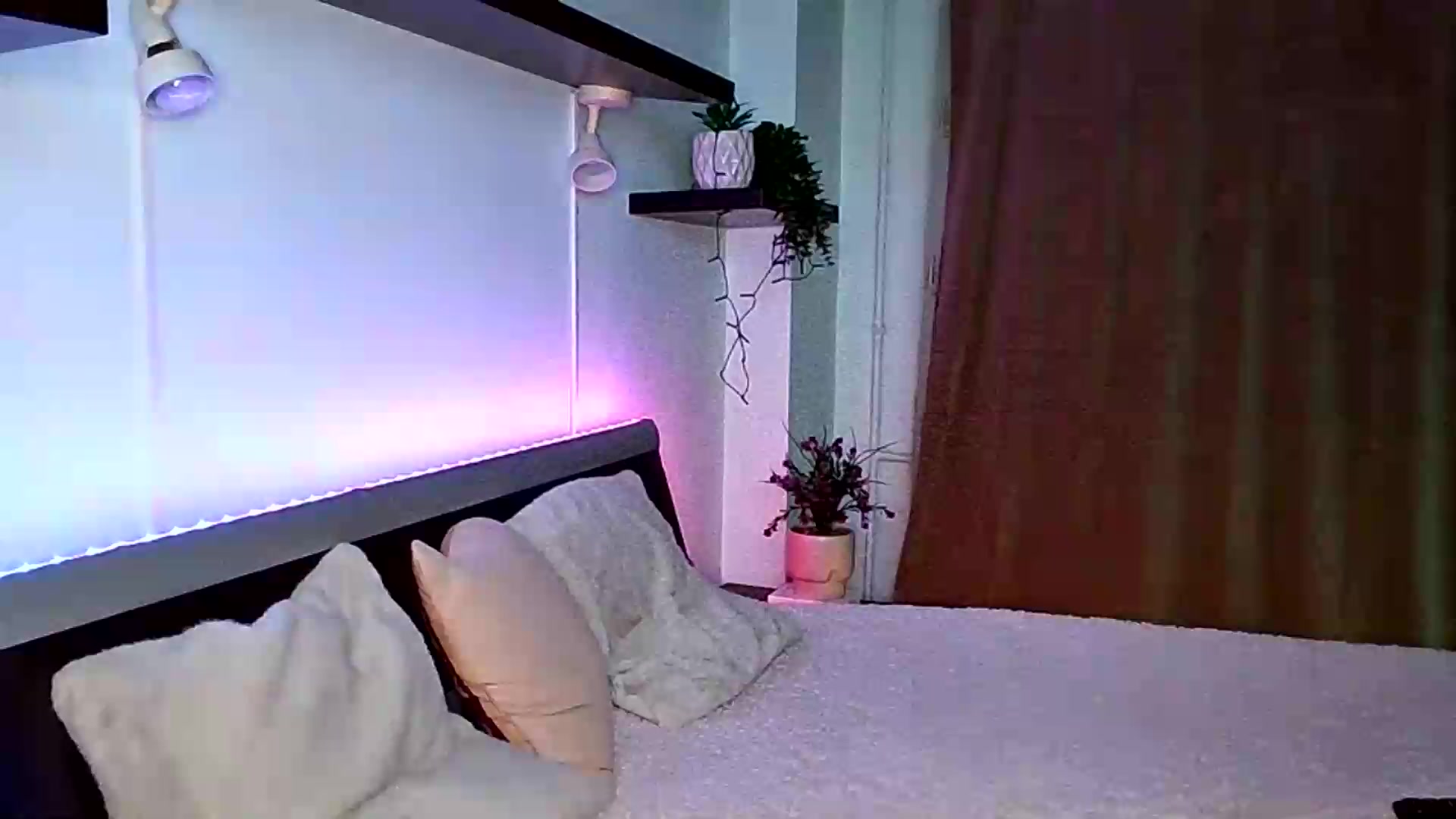 Gallery image thumbnail from Midnightdream's myfreecams stream on, 08/23/2026, 24:00 image 19 of 20