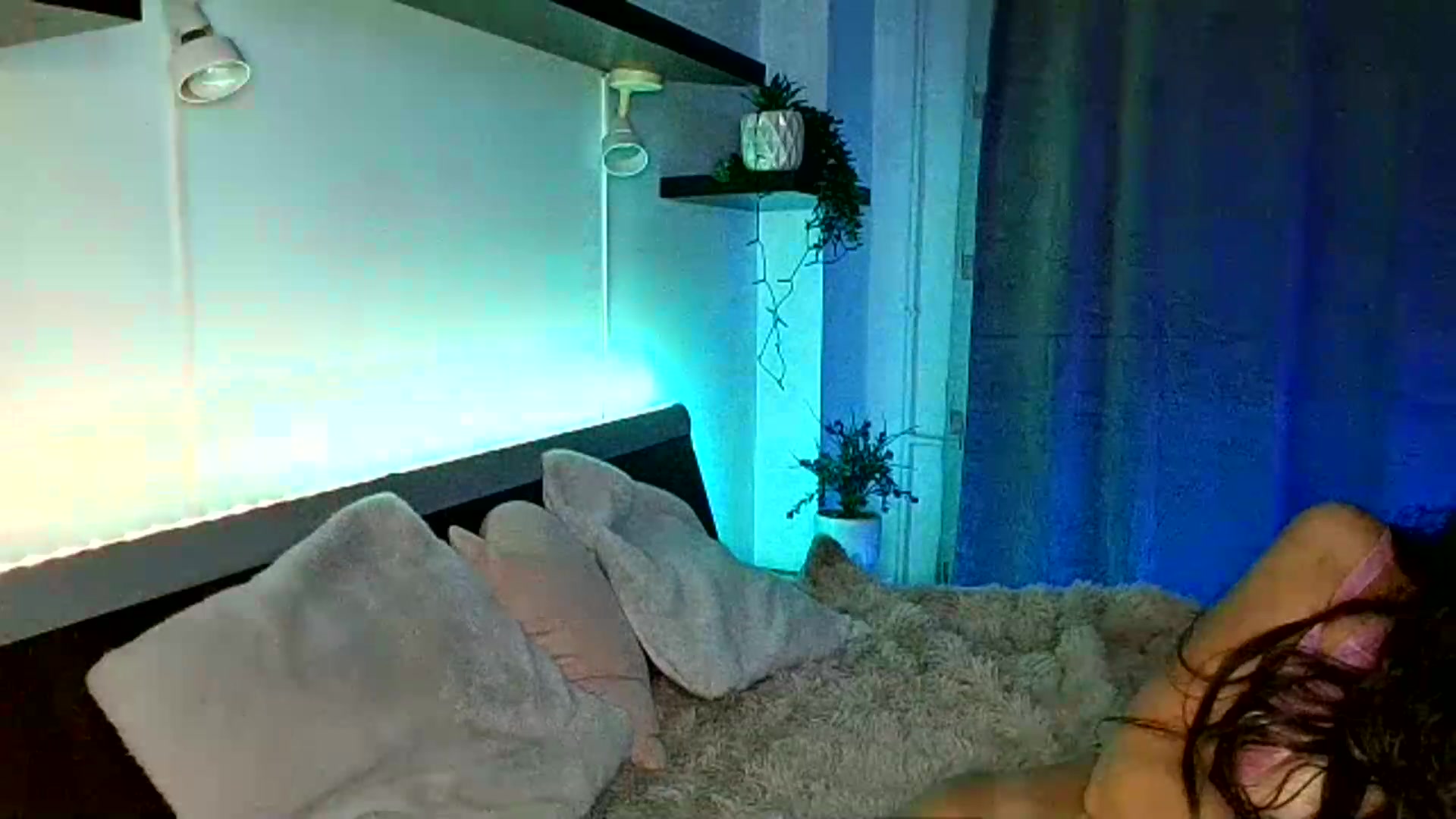 Gallery image thumbnail from Midnightdream's myfreecams stream on, 08/25/2026, 20:16 image 9 of 20
