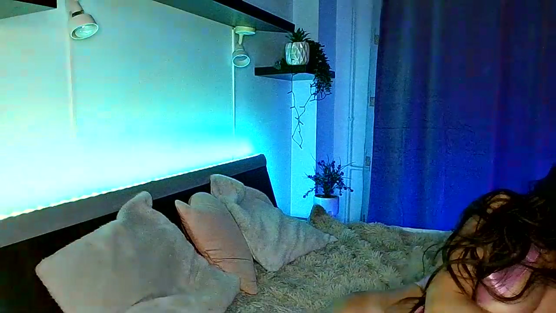 Gallery image thumbnail from Midnightdream's myfreecams stream on, 08/25/2026, 23:05 image 5 of 20