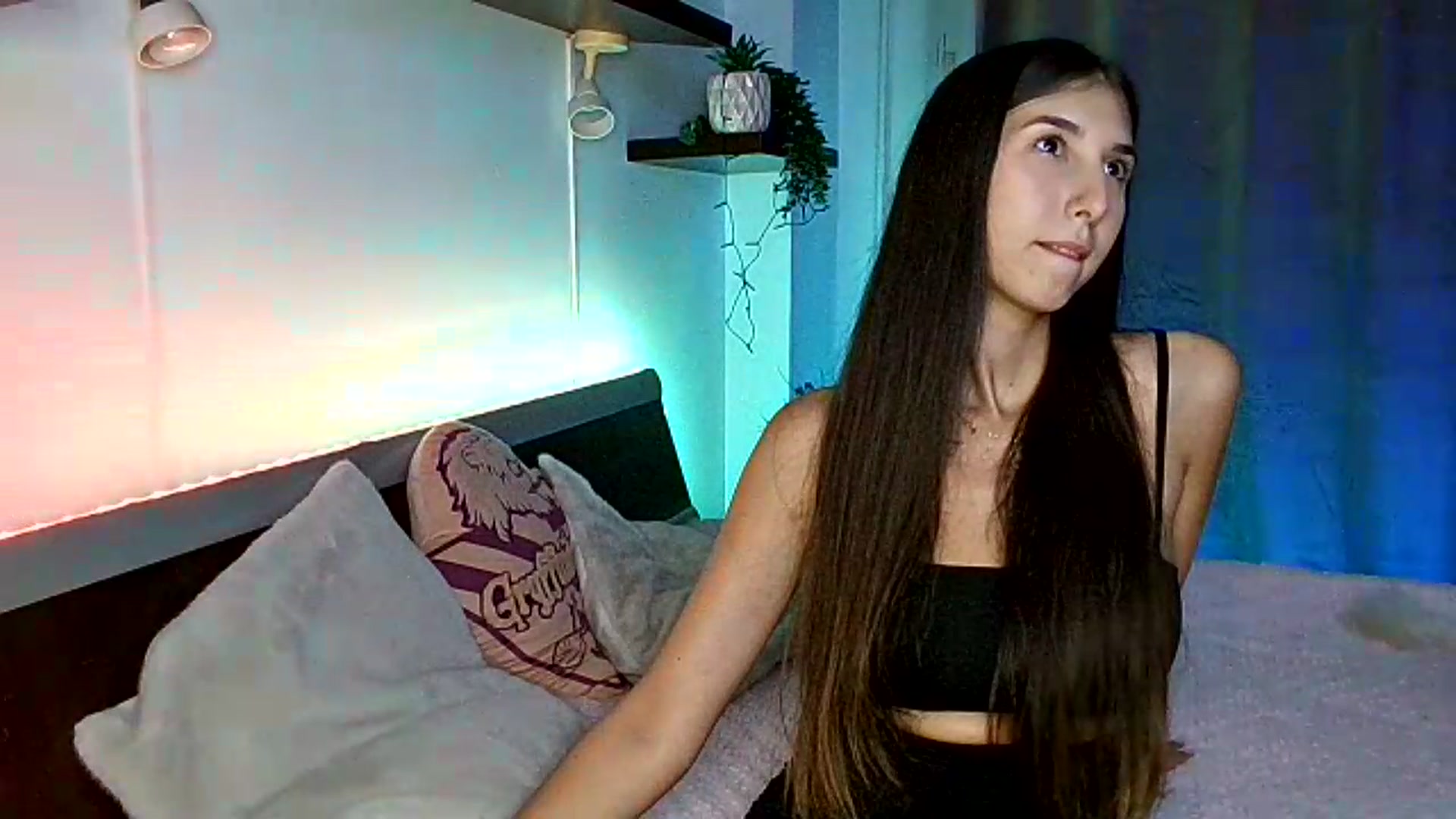 Gallery image thumbnail from Midnightdream's myfreecams stream on, 08/30/2026, 21:34 image 5 of 20
