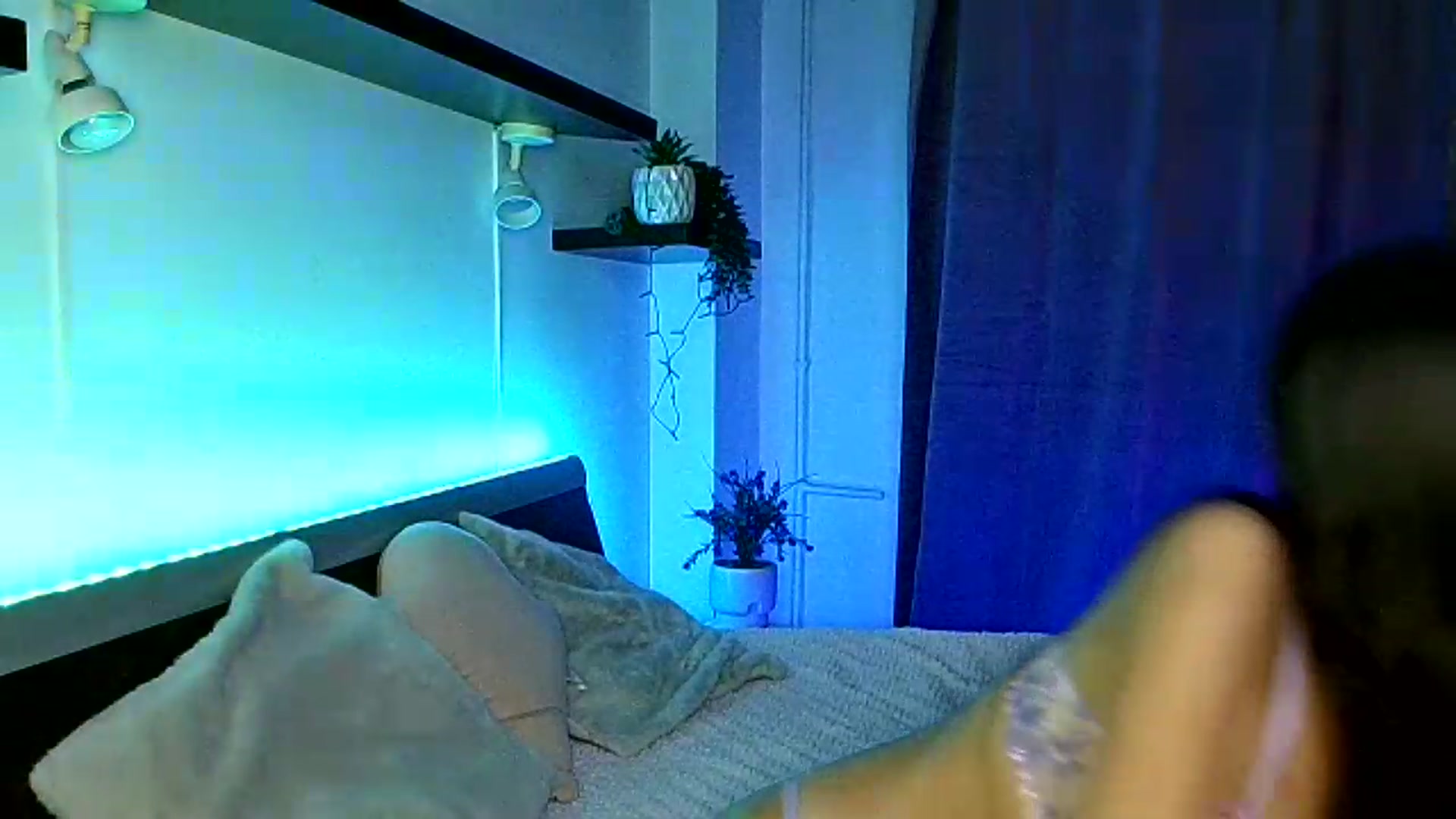 Gallery image thumbnail from Midnightdream's myfreecams stream on, 08/31/2026, 23:30 image 11 of 20