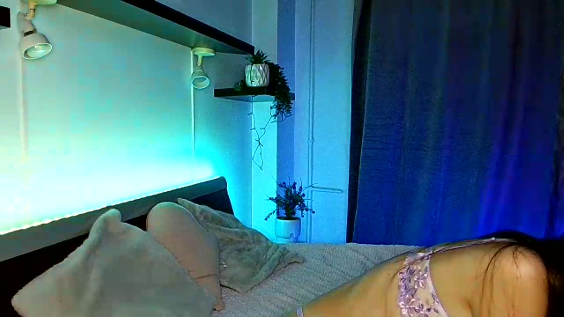 Gallery image thumbnail from Midnightdream's myfreecams stream on, 08/31/2026, 23:30 image 10 of 20
