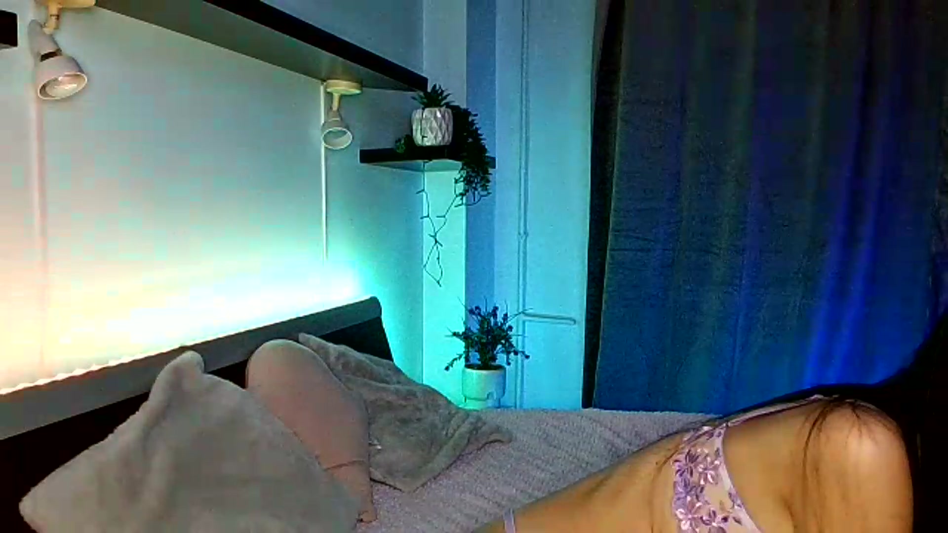 Gallery image thumbnail from Midnightdream's myfreecams stream on, 08/31/2026, 23:30 image 9 of 20