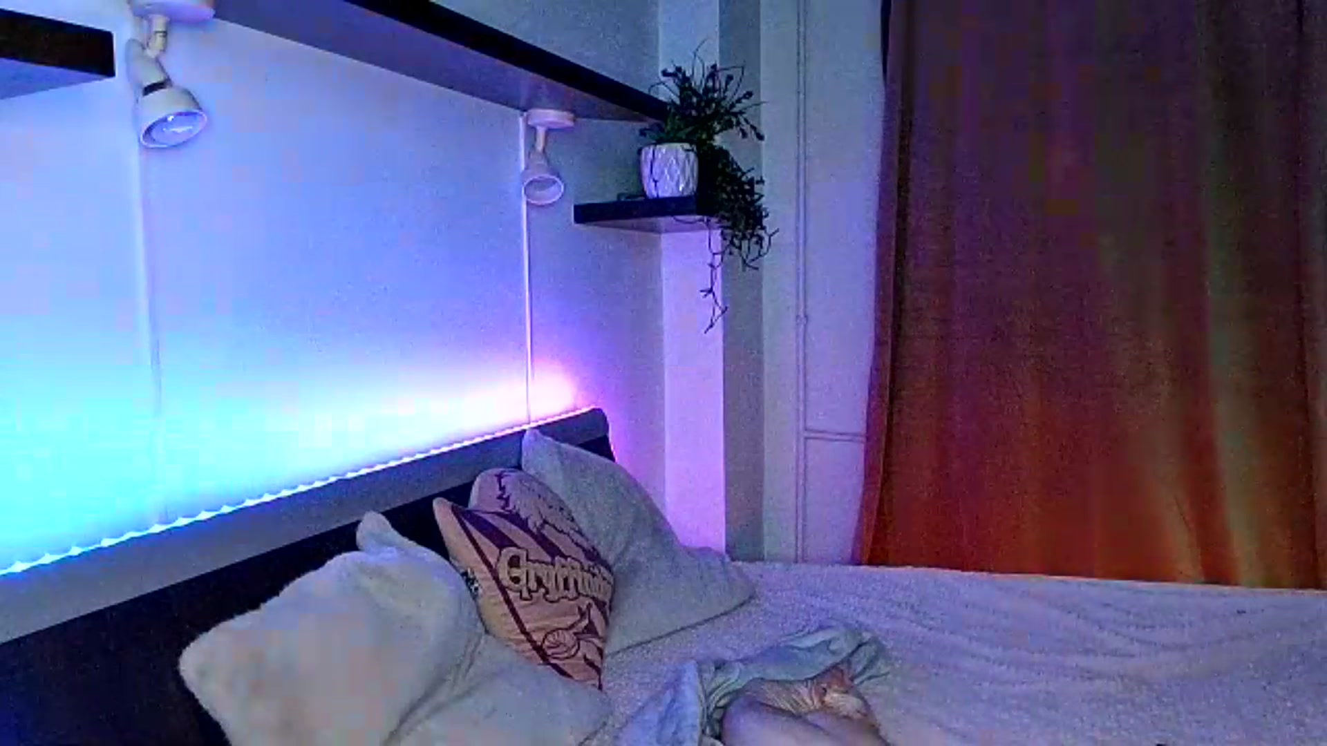 Gallery image thumbnail from Midnightdream's myfreecams stream on, 09/10/2026, 21:46 image 4 of 20
