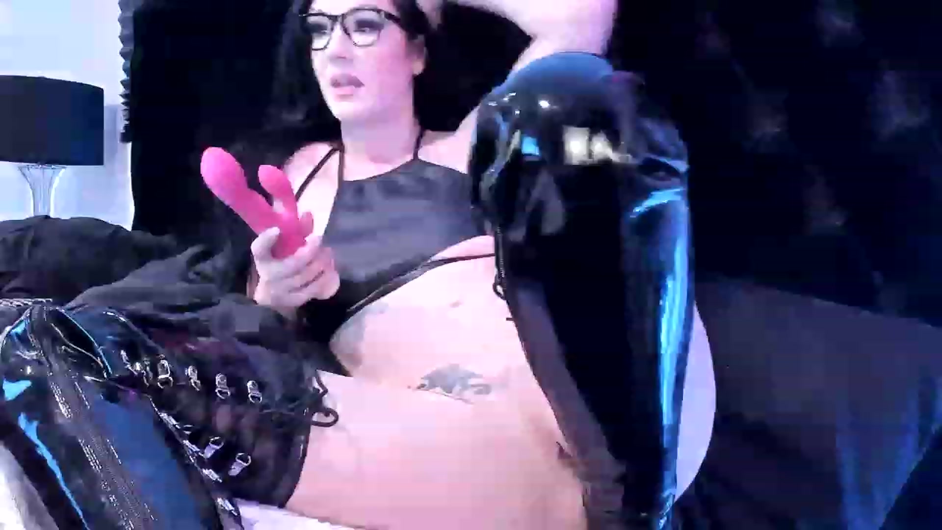 Gallery image thumbnail from Midnightrose's myfreecams stream on, 11/24/2022, 12:23 image 4 of 20