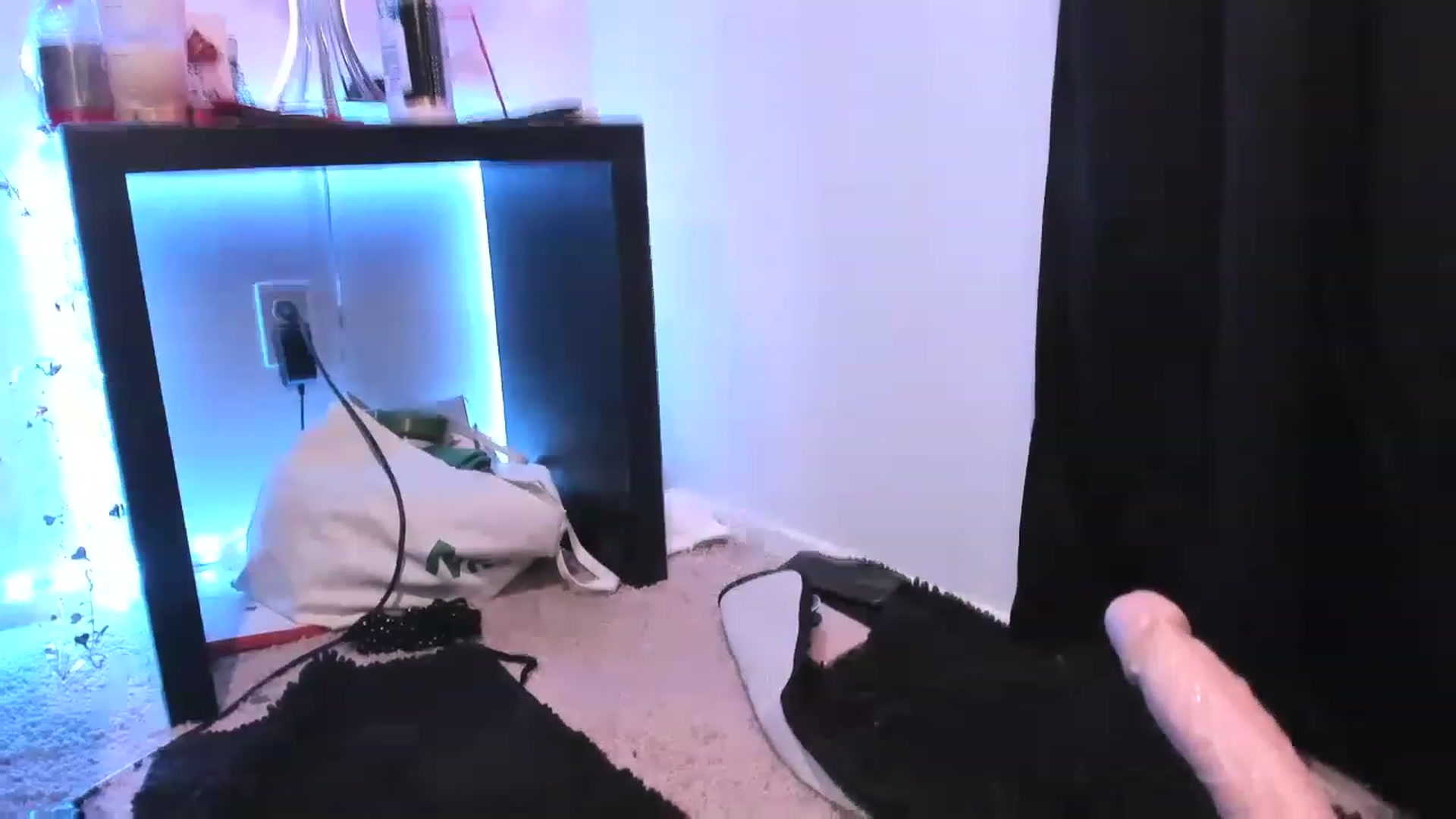 Gallery image thumbnail from Midnightrose's myfreecams stream on, 02/27/2023, 09:53 image 20 of 20