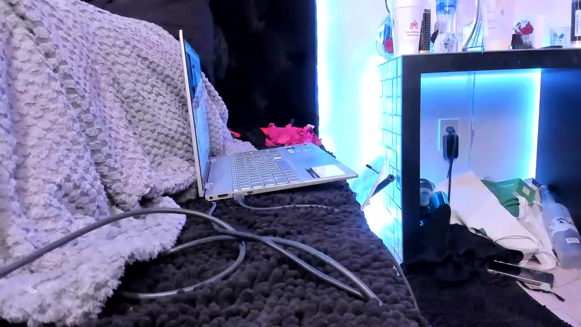 Gallery image thumbnail from Midnightrose's myfreecams stream on, 03/11/2023, 10:53 image 16 of 20