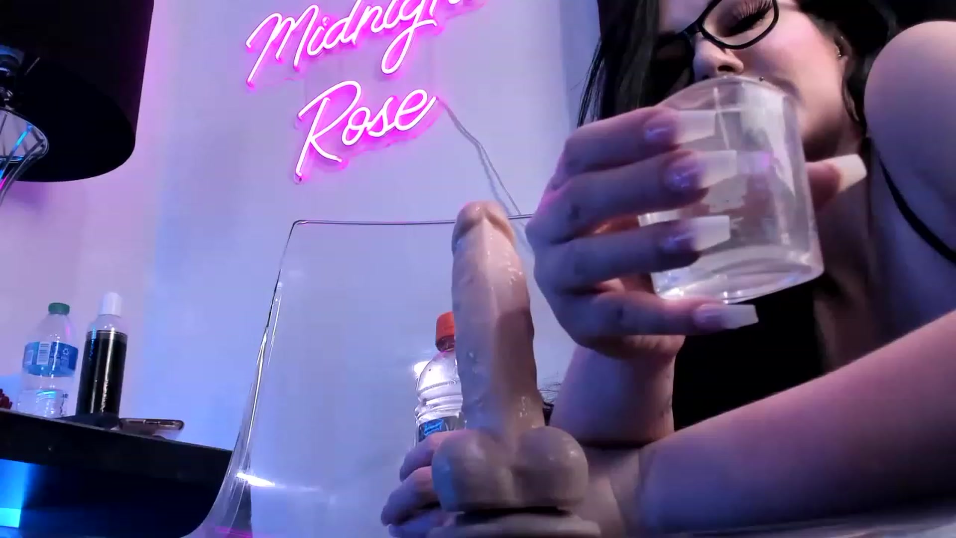 Gallery image thumbnail from Midnightrose's myfreecams stream on, 03/17/2023, 09:09 image 5 of 20