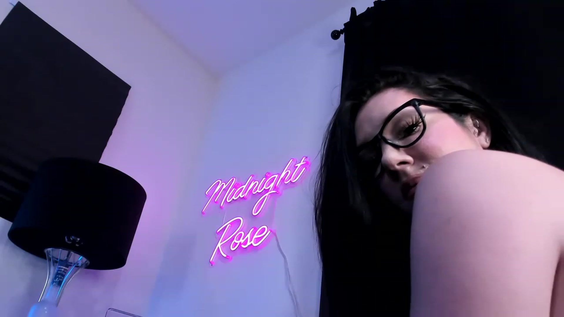 Gallery image thumbnail from Midnightrose's myfreecams stream on, 03/30/2023, 10:19 image 19 of 20
