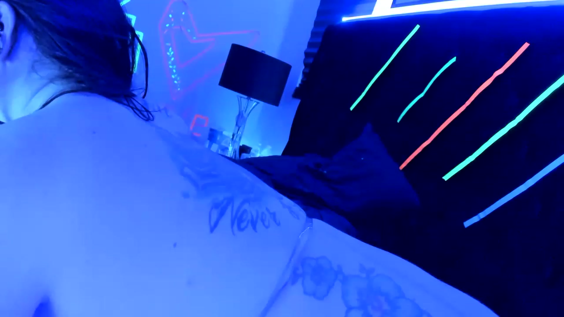 Gallery image thumbnail from Midnightrose's myfreecams stream on, 04/12/2023, 10:40 image 14 of 20