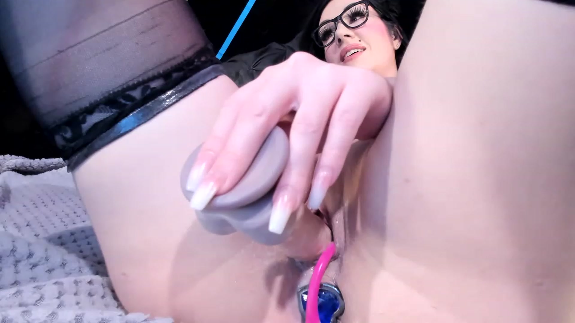 Gallery image thumbnail from Midnightrose's myfreecams stream on, 04/20/2023, 09:09 image 16 of 20