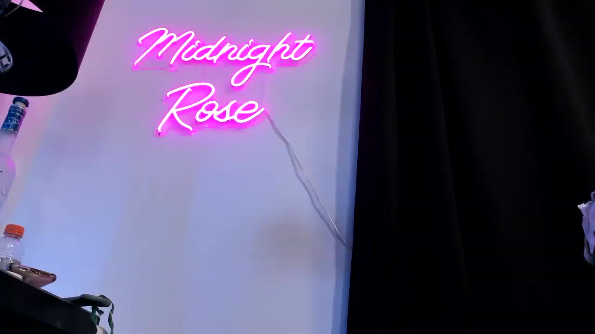 Gallery image thumbnail from Midnightrose's myfreecams stream on, 04/20/2023, 09:09 image 9 of 20