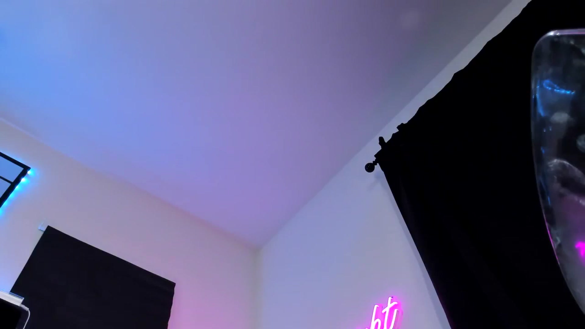 Gallery image thumbnail from Midnightrose's myfreecams stream on, 07/30/2023, 08:34 image 18 of 20