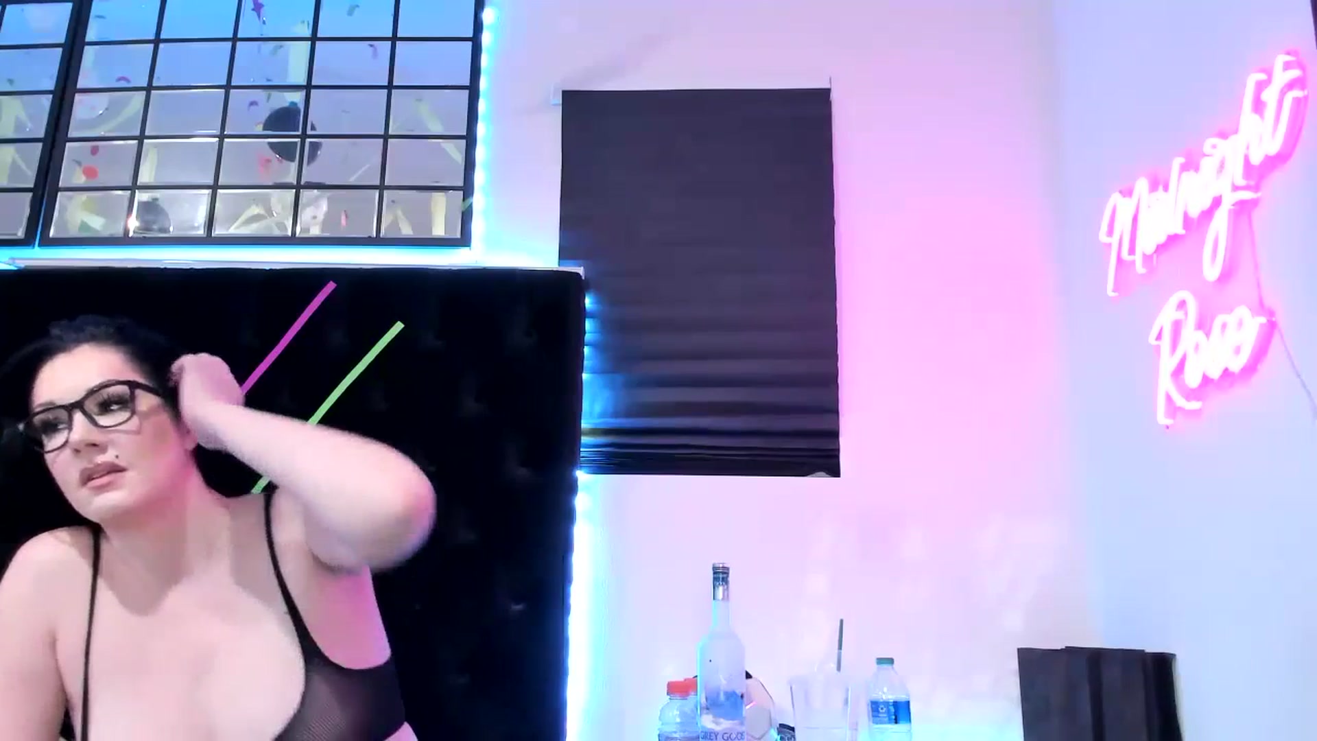 Gallery image thumbnail from Midnightrose's myfreecams stream on, 11/14/2023, 09:32 image 15 of 20