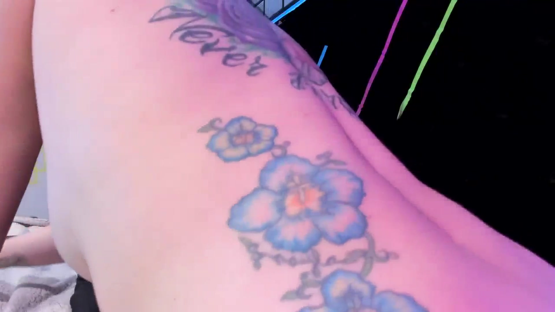 Gallery image thumbnail from Midnightrose's myfreecams stream on, 12/15/2023, 10:21 image 17 of 20