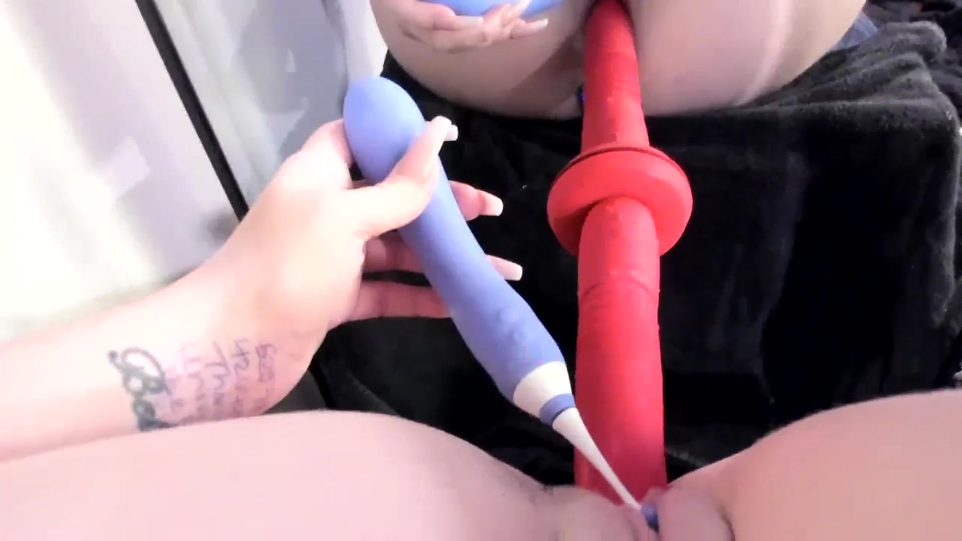 Gallery image thumbnail from Midnightrose's myfreecams stream on, 01/26/2024, 07:57 image 17 of 20