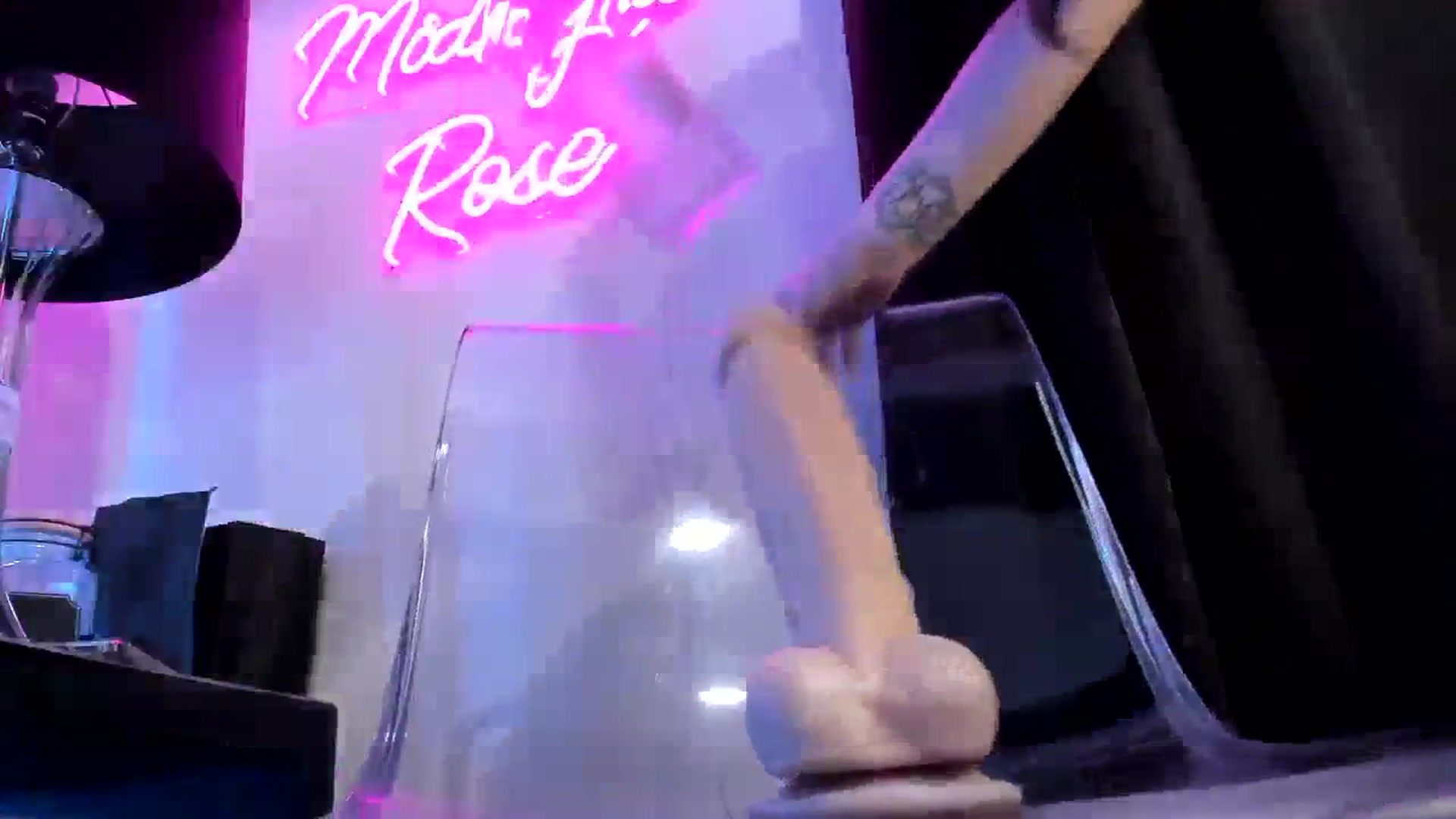 Gallery image thumbnail from Midnightrose's myfreecams stream on, 02/07/2024, 10:35 image 17 of 20