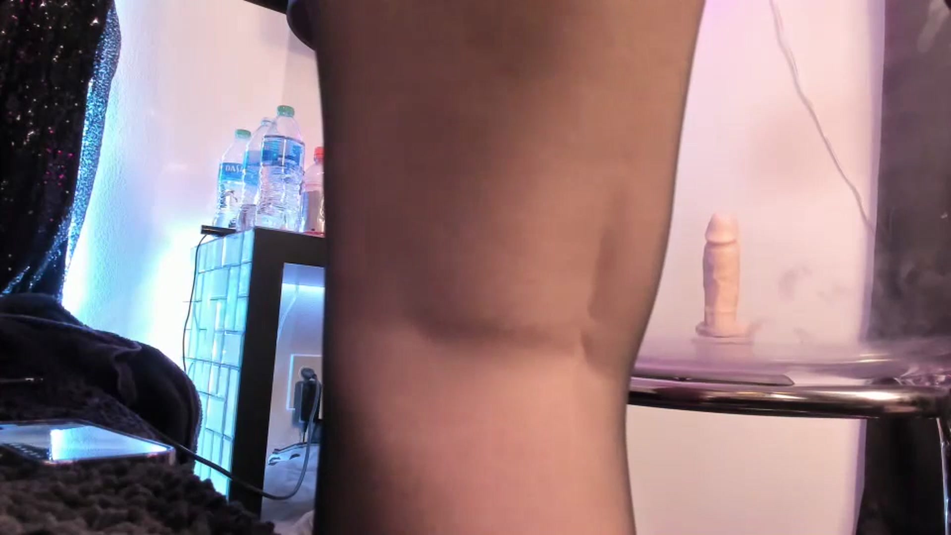 Gallery image thumbnail from Midnightrose's myfreecams stream on, 02/26/2024, 10:17 image 18 of 20