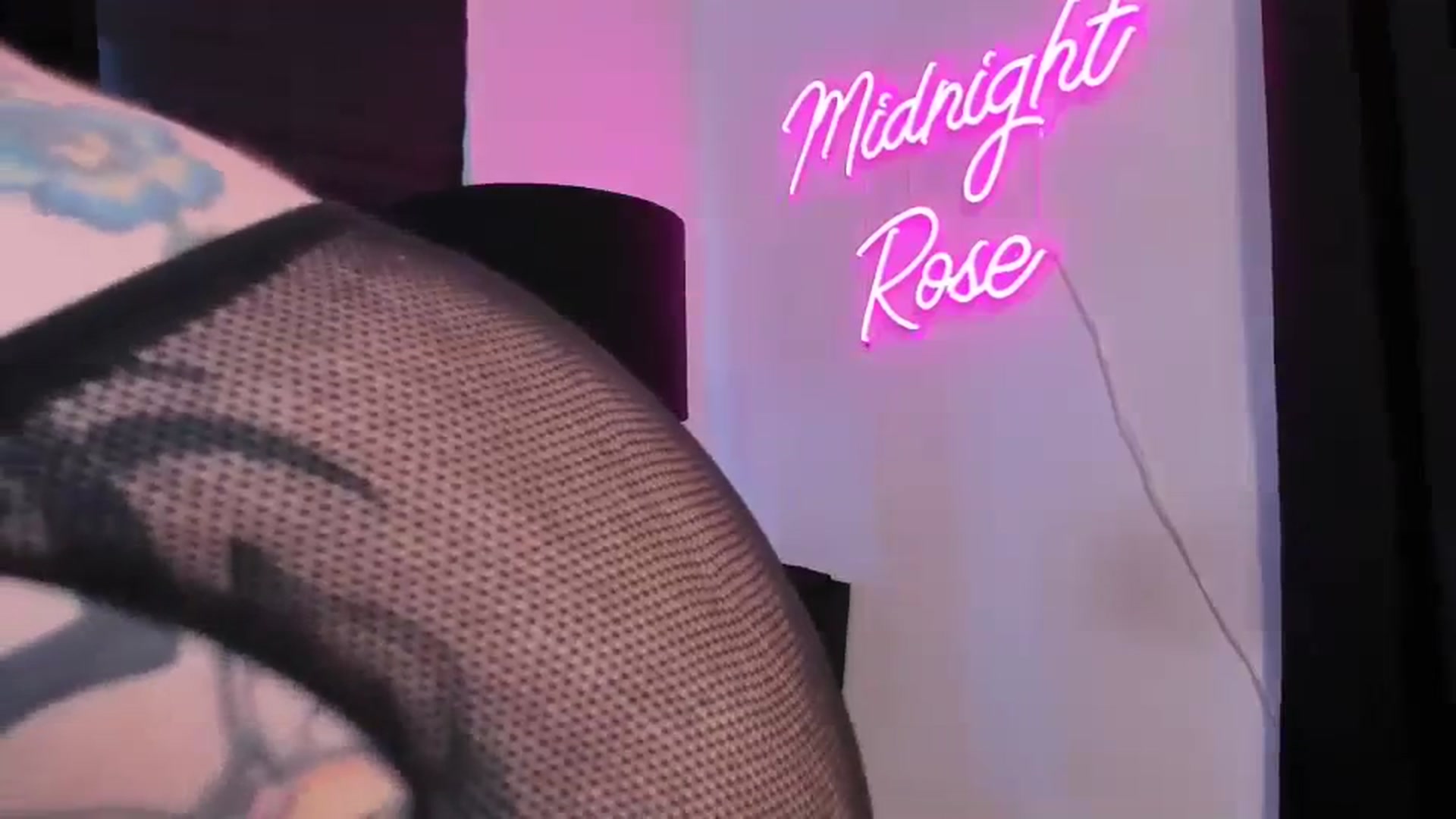 Gallery image thumbnail from Midnightrose's myfreecams stream on, 03/08/2024, 08:30 image 14 of 20