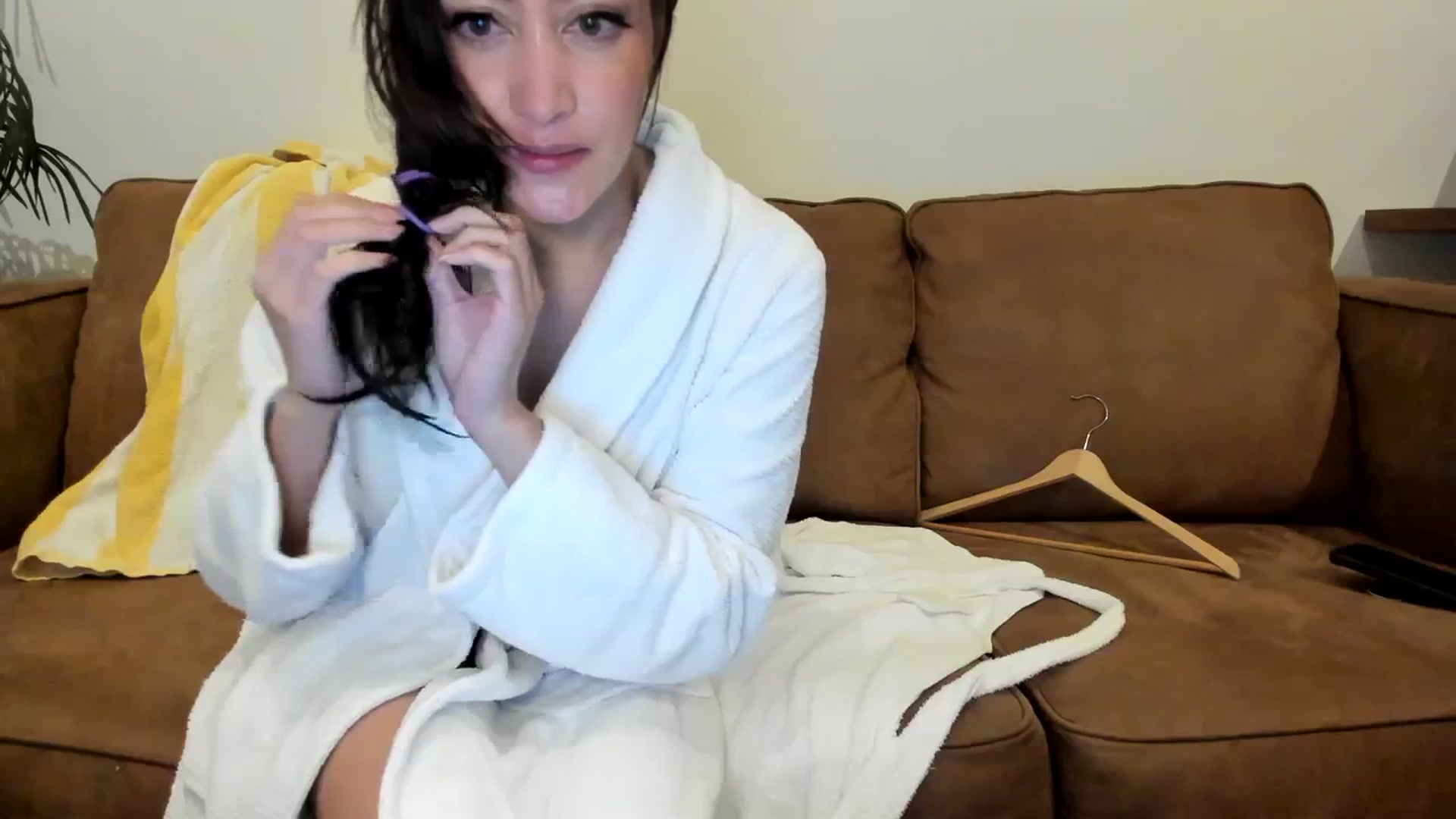 Gallery image thumbnail from Midnightrose's myfreecams stream on, 03/09/2024, 09:26 image 16 of 20