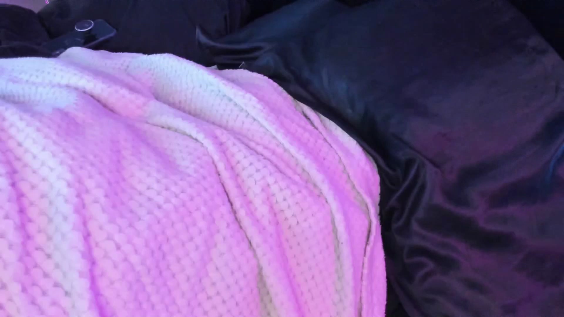 Gallery image thumbnail from Midnightrose's myfreecams stream on, 08/13/2024, 09:32 image 9 of 20