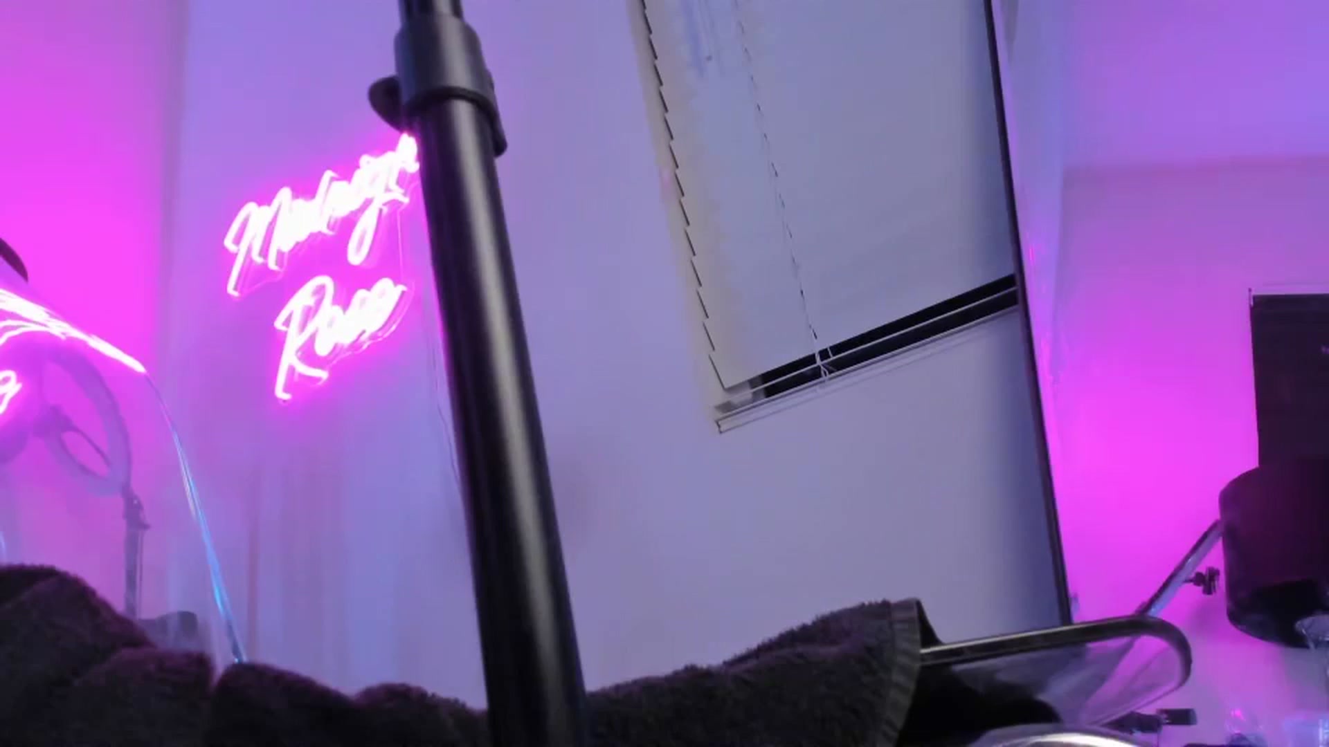 Gallery image thumbnail from Midnightrose's myfreecams stream on, 08/14/2024, 10:27 image 8 of 20