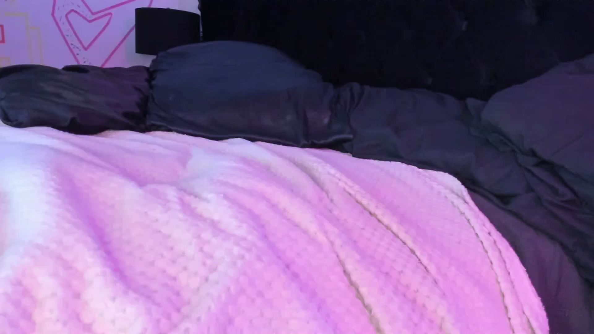 Gallery image thumbnail from Midnightrose's myfreecams stream on, 10/05/2024, 11:39 image 13 of 20