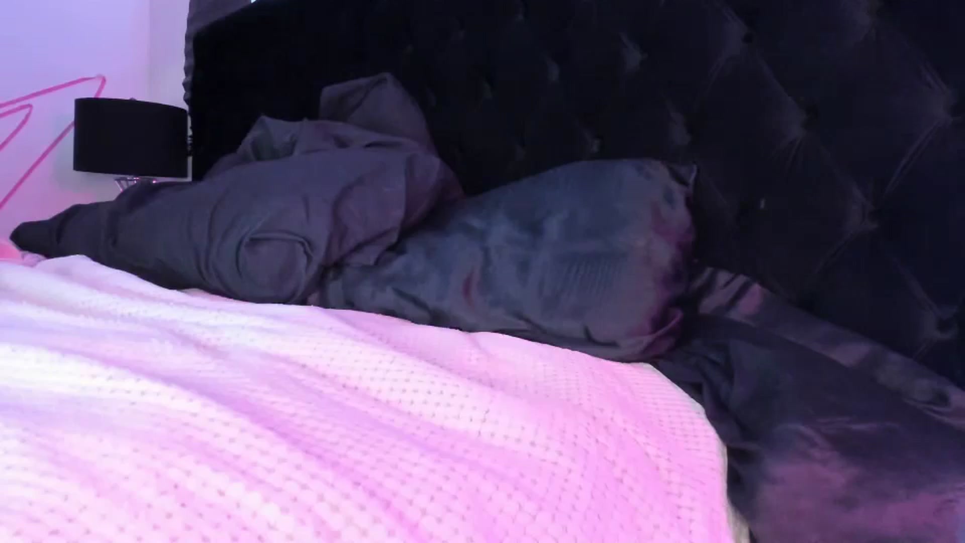 Gallery image thumbnail from Midnightrose's myfreecams stream on, 10/10/2024, 06:19 image 19 of 20