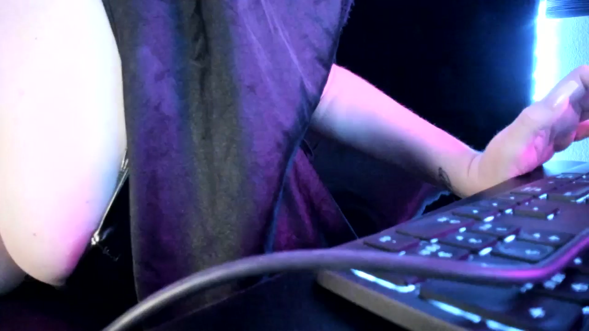 Gallery image thumbnail from Midnightrose's myfreecams stream on, 12/01/2024, 12:44 image 7 of 20