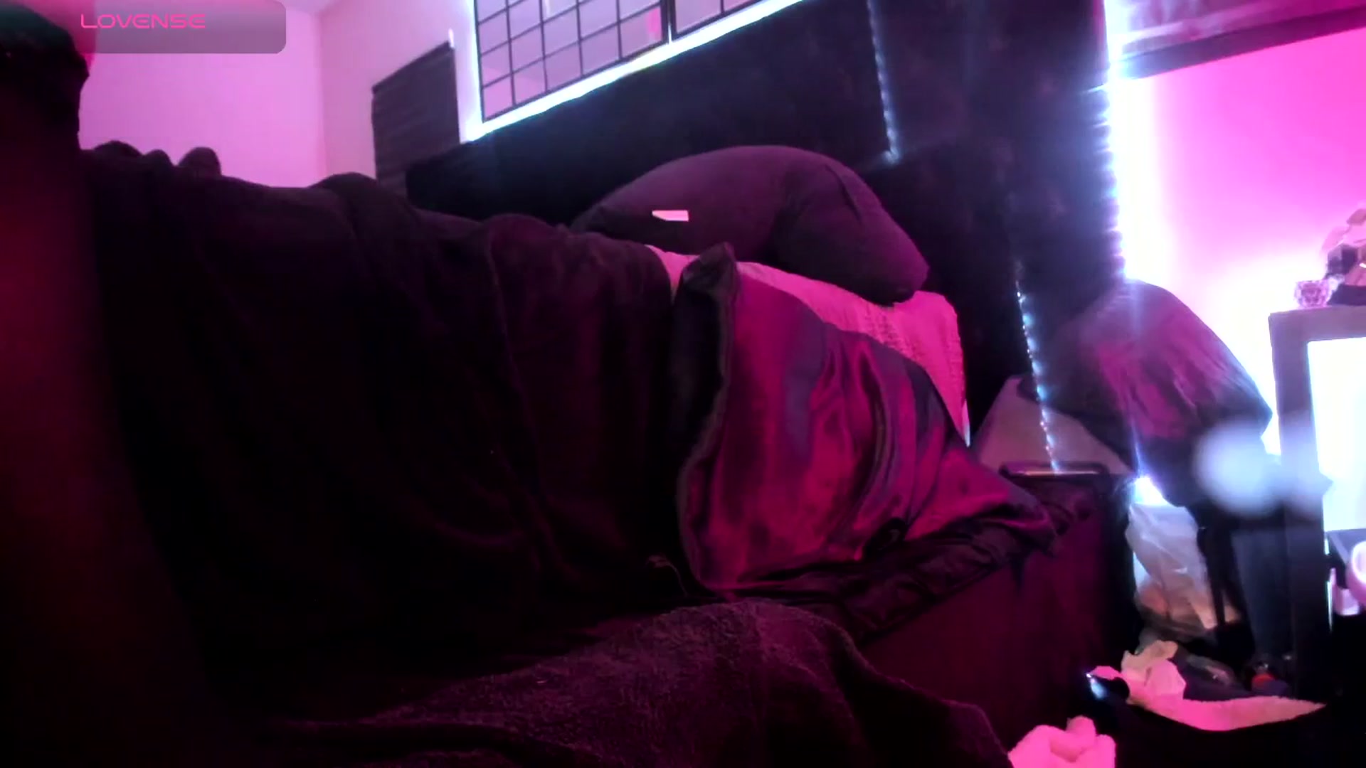Gallery image thumbnail from Midnightrose's myfreecams stream on, 04/19/2025, 09:52 image 16 of 20