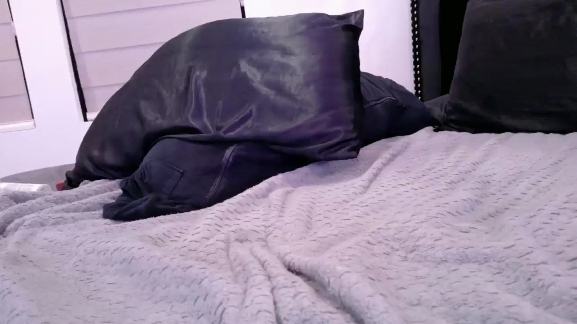Gallery image thumbnail from Midnightrose's myfreecams stream on, 09/15/2025, 10:37 image 16 of 20