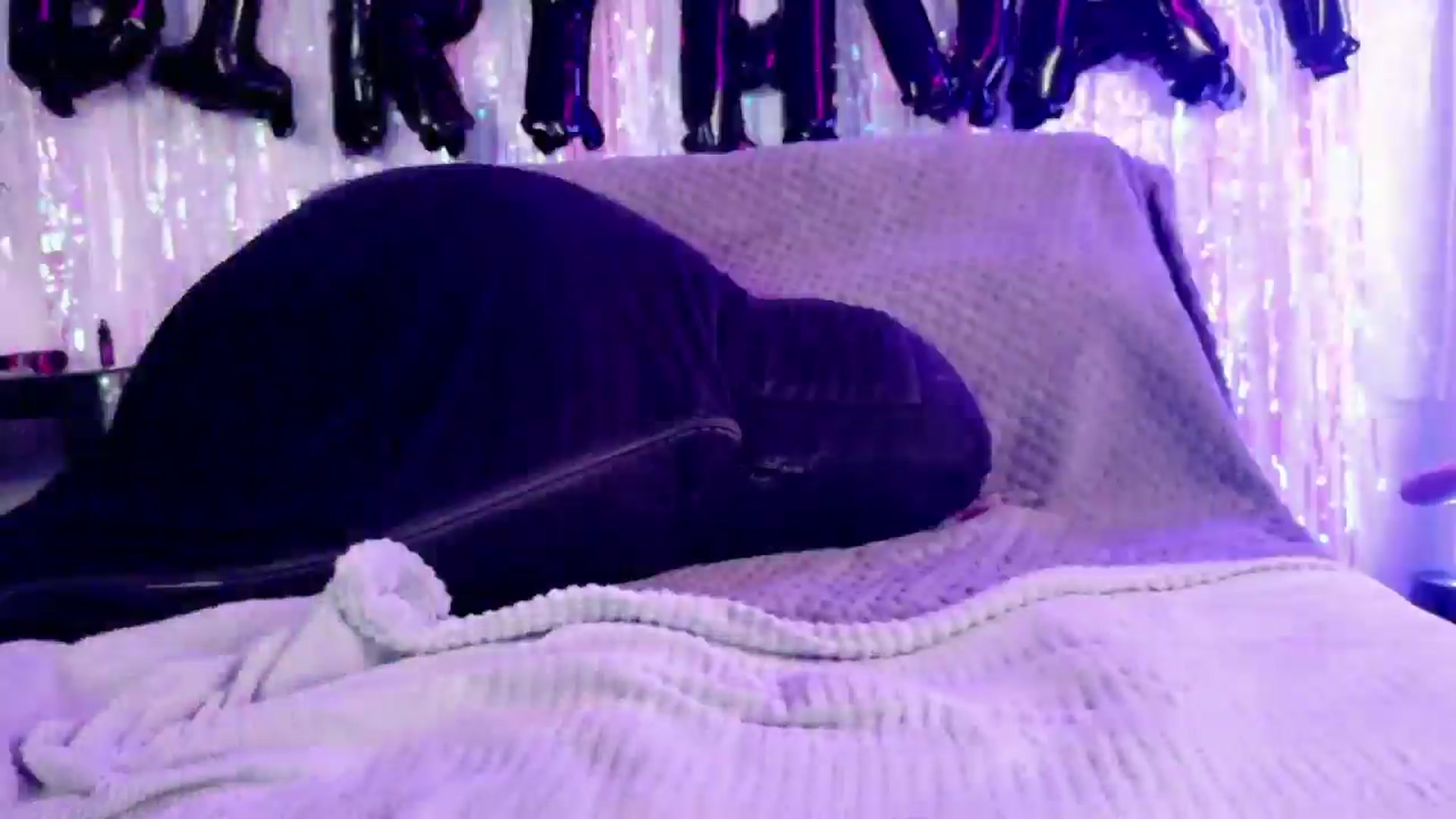 Gallery image thumbnail from Midnightrose's myfreecams stream on, 01/03/2026, 10:14 image 12 of 20