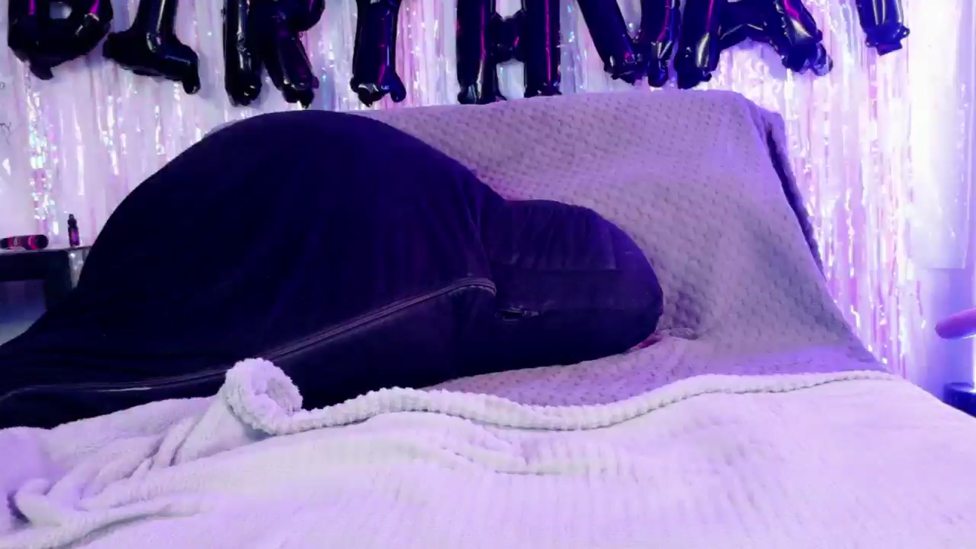 Gallery image thumbnail from Midnightrose's myfreecams stream on, 01/03/2026, 10:14 image 17 of 20