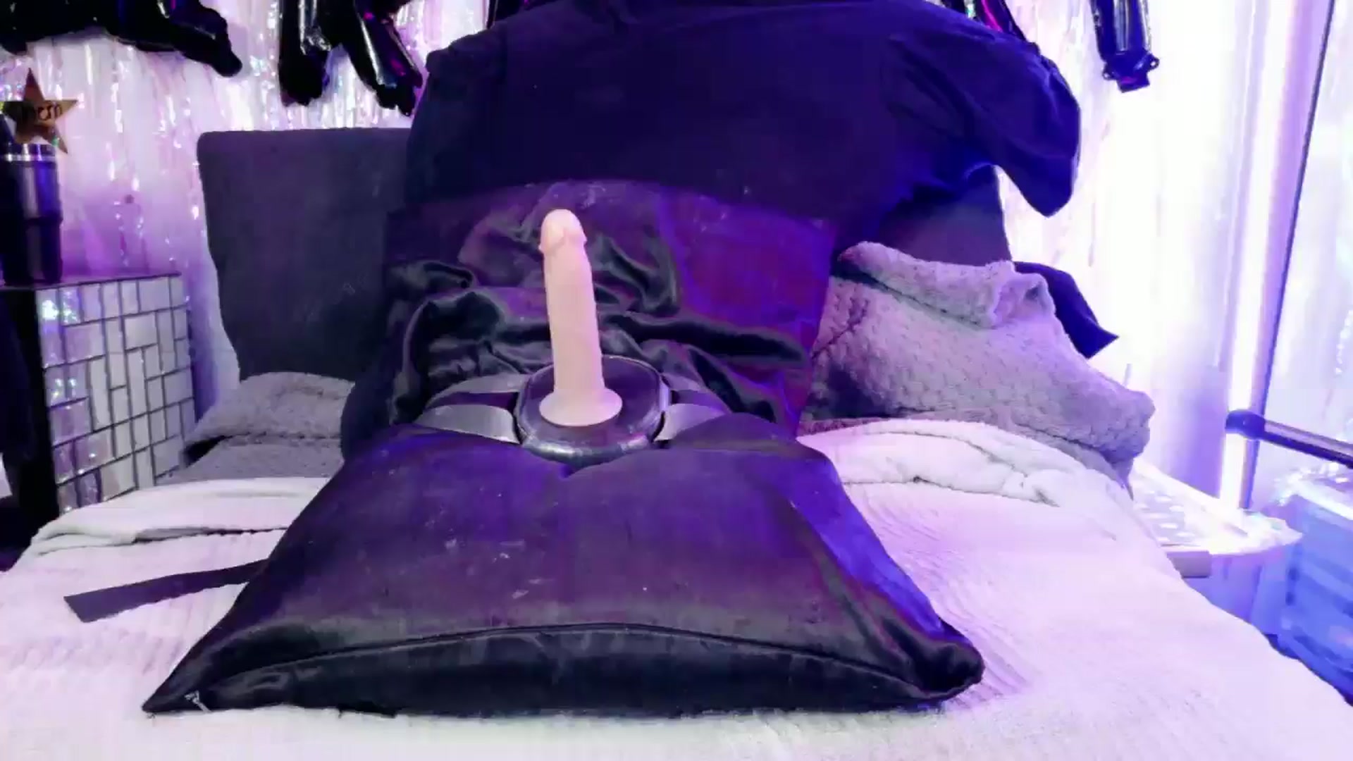 Gallery image thumbnail from Midnightrose's myfreecams stream on, 01/13/2026, 08:26 image 12 of 20