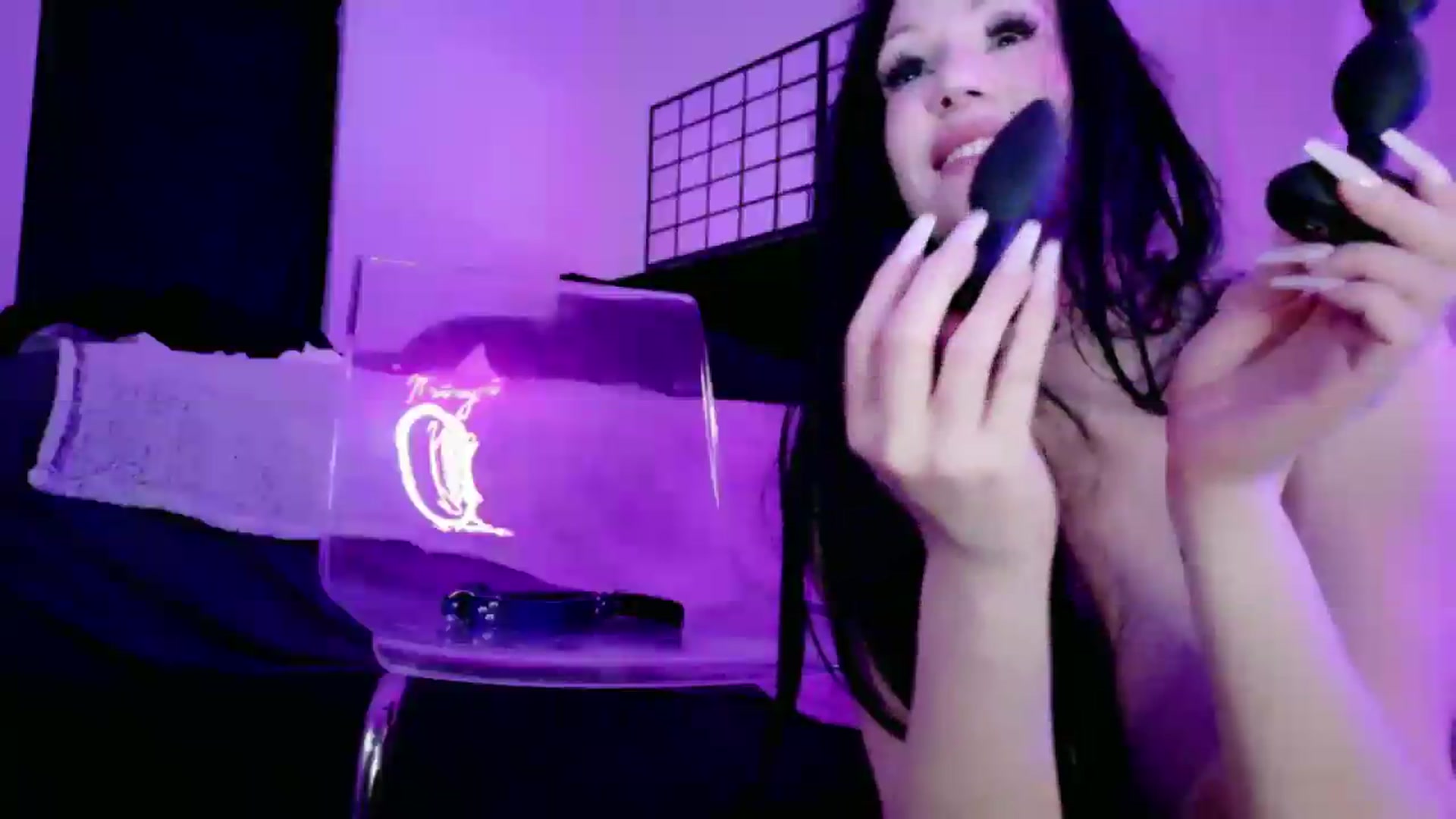 Gallery image thumbnail from Midnightrose's myfreecams stream on, 04/17/2026, 10:24 image 18 of 20