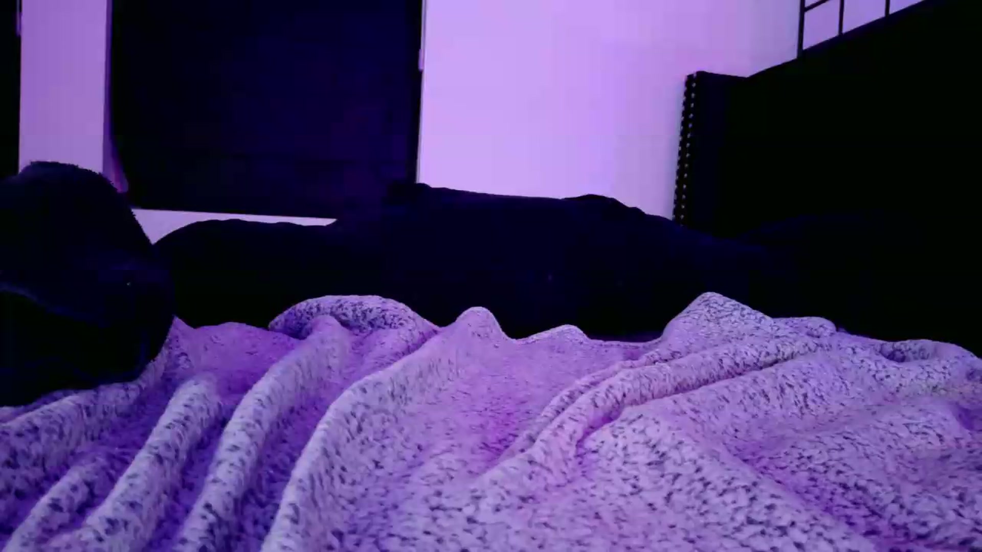 Gallery image thumbnail from Midnightrose's myfreecams stream on, 05/01/2026, 11:07 image 11 of 20