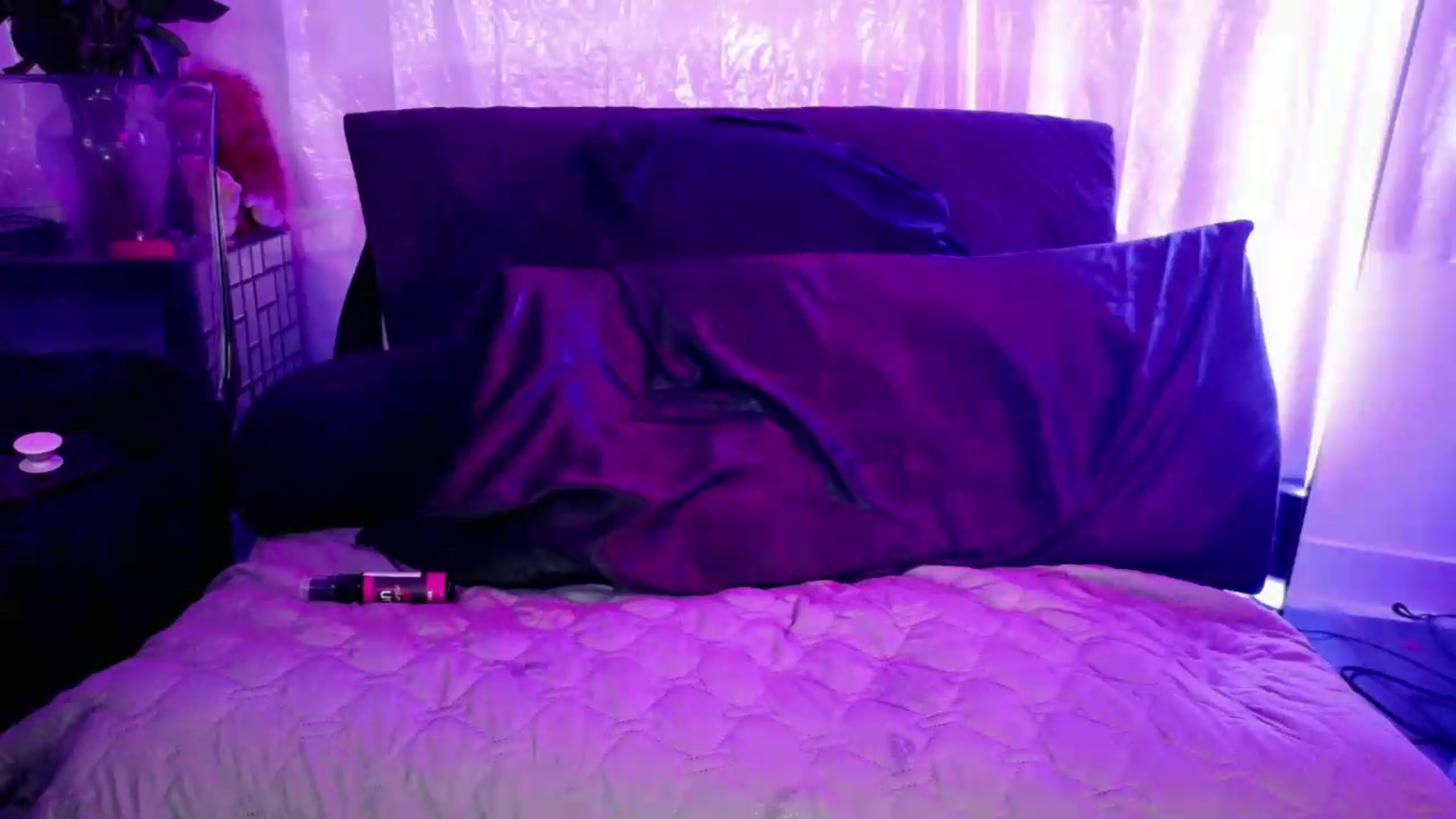 Gallery image thumbnail from Midnightrose's myfreecams stream on, 05/13/2026, 12:41 image 9 of 20
