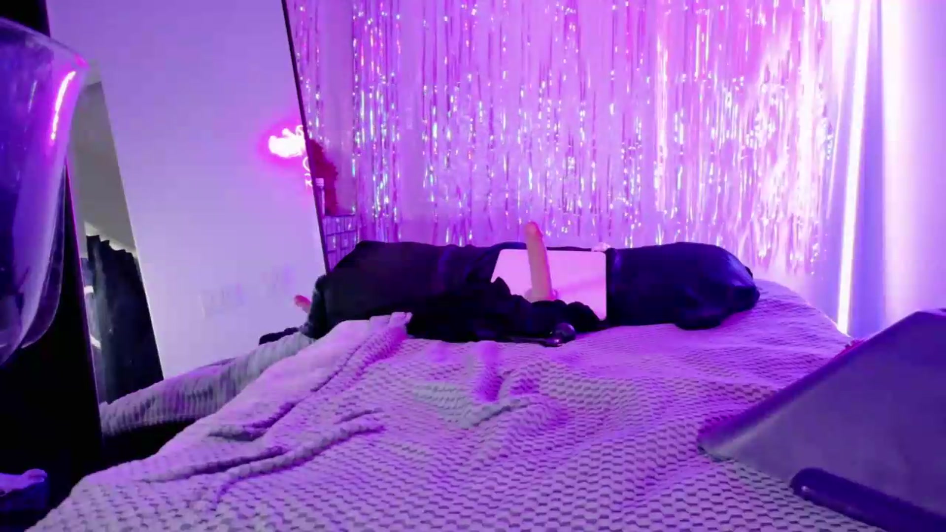 Gallery image thumbnail from Midnightrose's myfreecams stream on, 08/21/2026, 10:19 image 13 of 20