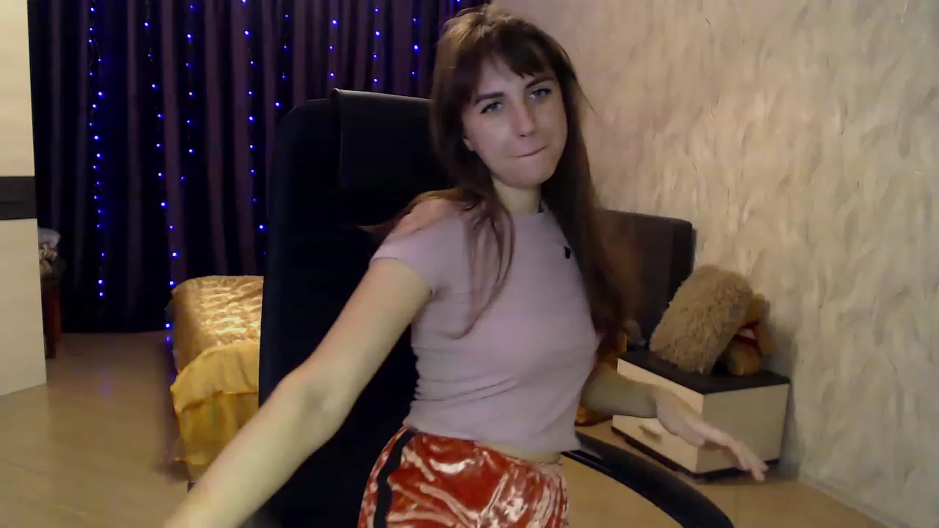 Gallery image thumbnail from MidnighttSunn's myfreecams stream on, 11/23/2022, 18:29 image 20 of 20
