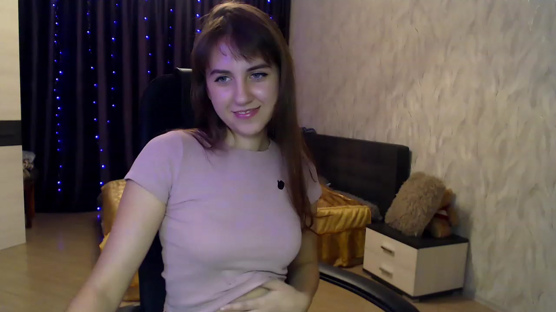 Gallery image thumbnail from MidnighttSunn's myfreecams stream on, 11/23/2022, 18:29 image 5 of 20