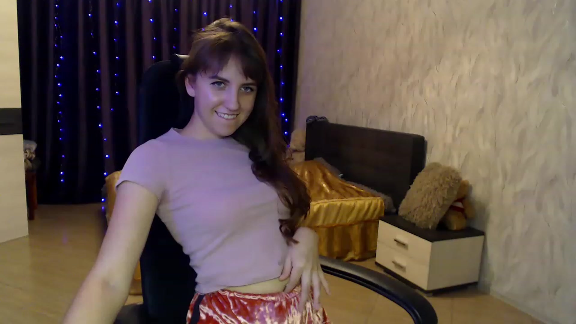Gallery image thumbnail from MidnighttSunn's myfreecams stream on, 11/23/2022, 18:29 image 17 of 20