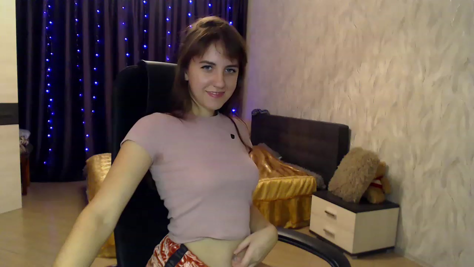Gallery image thumbnail from MidnighttSunn's myfreecams stream on, 11/23/2022, 18:29 image 4 of 20
