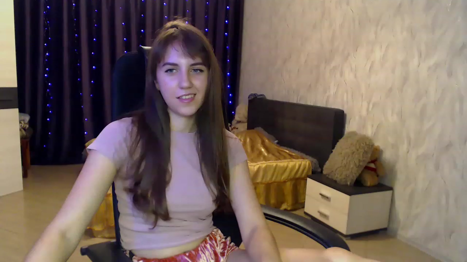 Gallery image thumbnail from MidnighttSunn's myfreecams stream on, 11/23/2022, 18:29 image 6 of 20