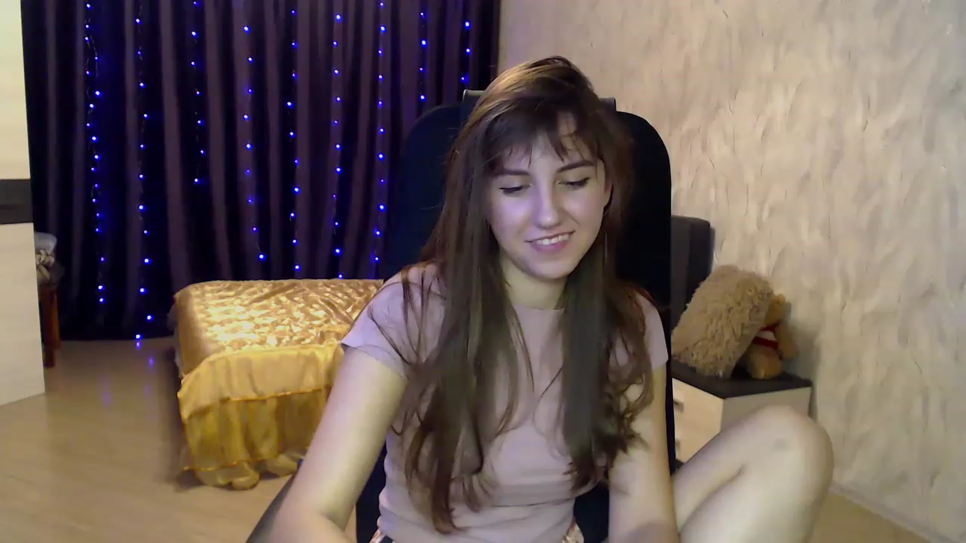 Gallery image thumbnail from MidnighttSunn's myfreecams stream on, 11/23/2022, 19:34 image 9 of 20