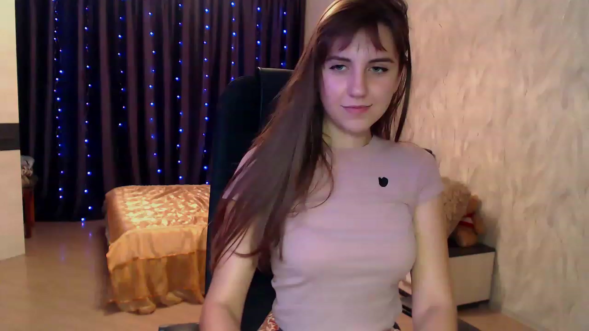 Gallery image thumbnail from MidnighttSunn's myfreecams stream on, 11/23/2022, 19:34 image 14 of 20