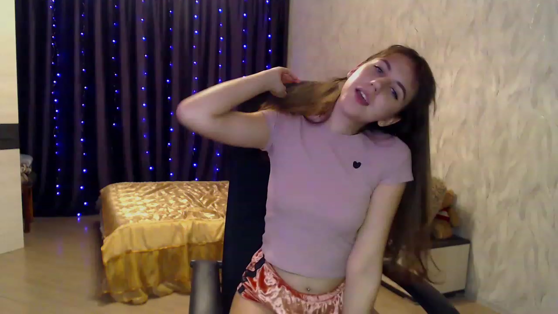 Gallery image thumbnail from MidnighttSunn's myfreecams stream on, 11/23/2022, 19:34 image 5 of 20