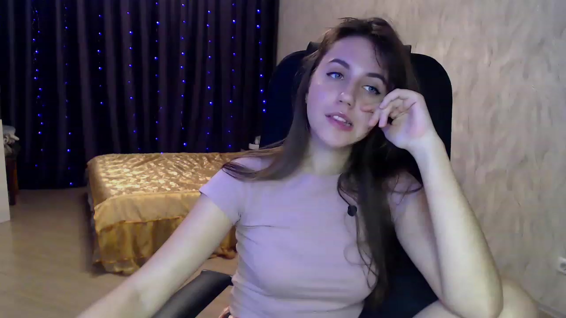 Gallery image thumbnail from MidnighttSunn's myfreecams stream on, 11/23/2022, 20:48 image 8 of 20